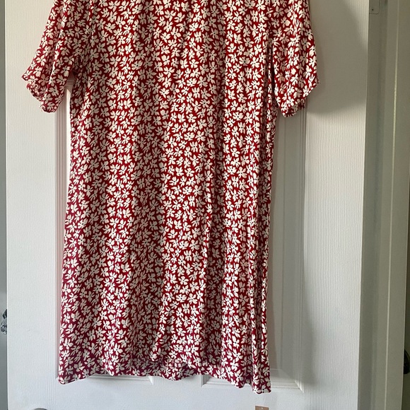 Reformation Beth dress in Grenadine red floral medium - Picture 3 of 5